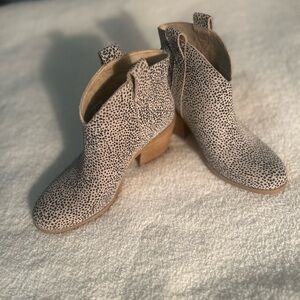 Tom’s Constance Pull-On Western Booties 8